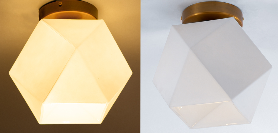 Потолочный светильник Sculptural Glass Faceted Flushm Milk Потолочный светильник Sculptural Glass Faceted Flushm Milk - Loft-Concept в Рязани