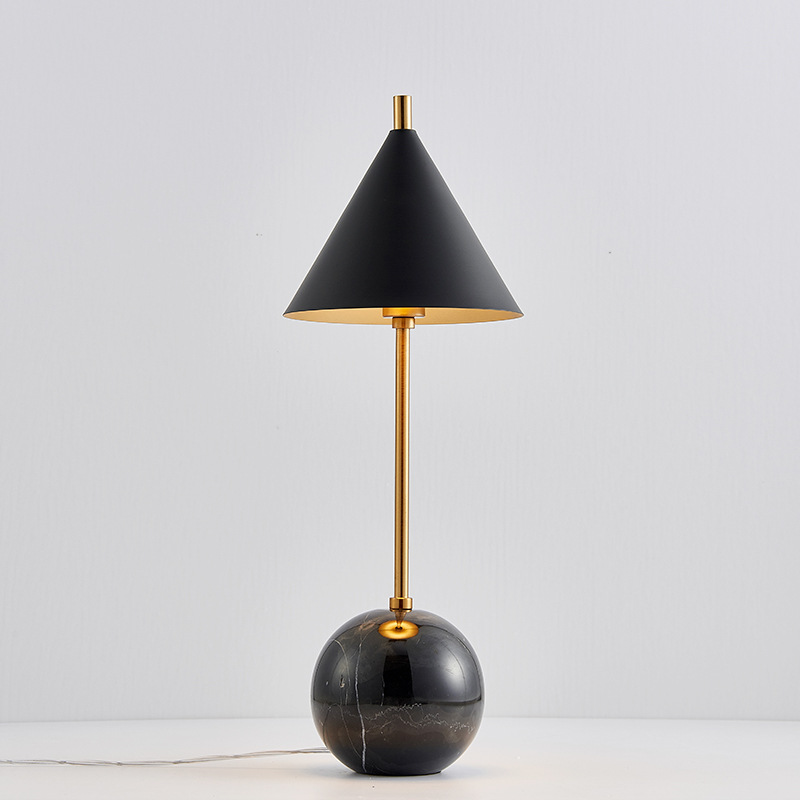 Настольная лампа CLEO ball Black Черный Латунь Настольная лампа CLEO ball Black Черный Латунь в Рязани | Loft Concept