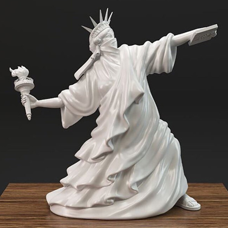 Статуэтка Freedom Riot White Белый Статуэтка Freedom Riot White Белый в Рязани | Loft Concept