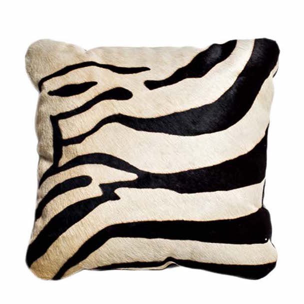 Подушка меховая Zebra Белый Черный Подушка меховая Zebra Белый Черный в Рязани | Loft Concept