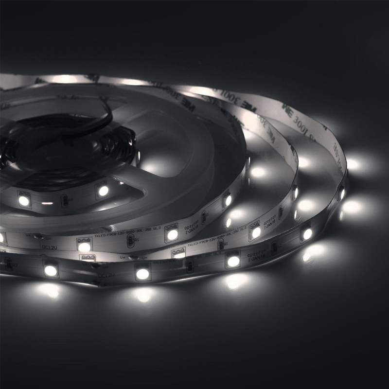 Комплект светодиодной ленты 7,2W/m 30LED/m 5050SMD холодный белый 5M Белый Комплект светодиодной ленты 7,2W/m 30LED/m 5050SMD холодный белый 5M Белый в Рязани | Loft Concept