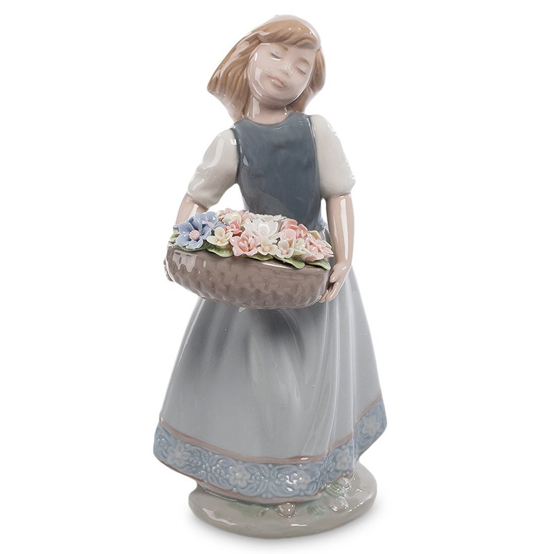 Статуэтка фарфоровая Девочка с корзиной цветов Charming Statuette Белый Розовый Серо-голубой Бежевый Зеленый Статуэтка фарфоровая Девочка с корзиной цветов Charming Statuette Белый Розовый Серо-голубой Бежевый Зеленый в Рязани | Loft Concept