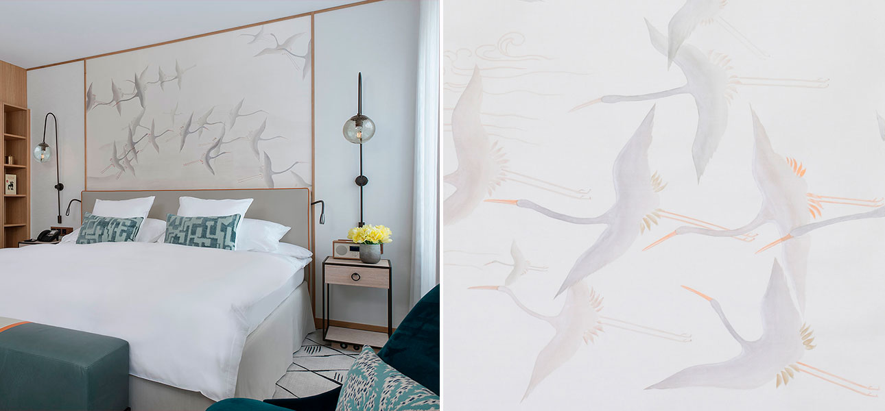 Обои ручная роспись Cranes Scroll Original colourway on Natural Mica metallic silk - фото