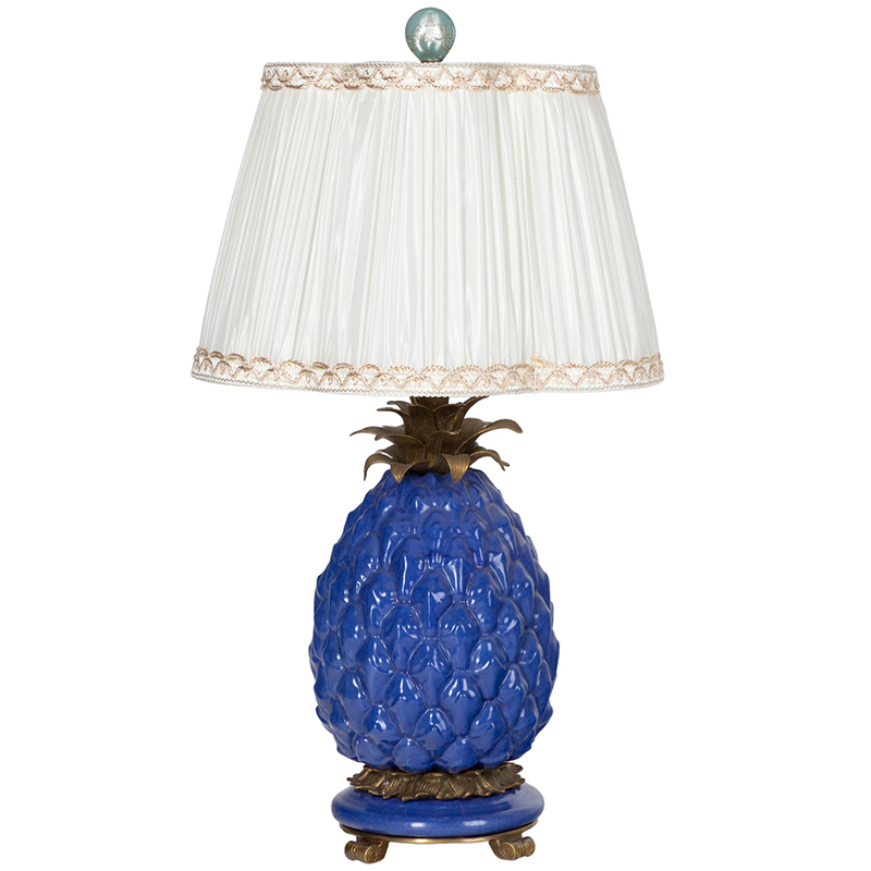 Настольная лампа с абажуром Pineapple Blue Table Lamp Бронза Синий Белый Настольная лампа с абажуром Pineapple Blue Table Lamp Бронза Синий Белый в Рязани | Loft Concept