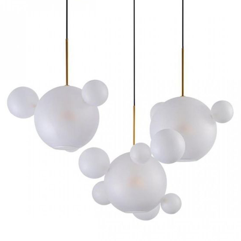 Светодиодный светильник Giopato & Coombes Bubble Chandelier Linear матовое белое стекло 3 плафона Белый Золотой Светодиодный светильник Giopato & Coombes Bubble Chandelier Linear матовое белое стекло 3 плафона Белый Золотой в Рязани | Loft Concept