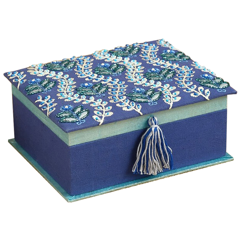 Шкатулка с вышивкой Flower Ornament Beads Embroidery Box Синий Бирюзовый Белый Шкатулка с вышивкой Flower Ornament Beads Embroidery Box Синий Бирюзовый Белый в Рязани | Loft Concept
