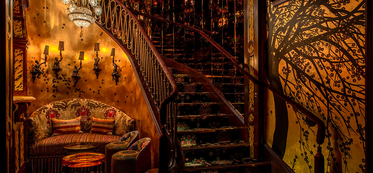 Обои ручная роспись Windswept Blossom Noir on Warm Gold gilded Xuan paper with pearlescent antiquing - фото №1