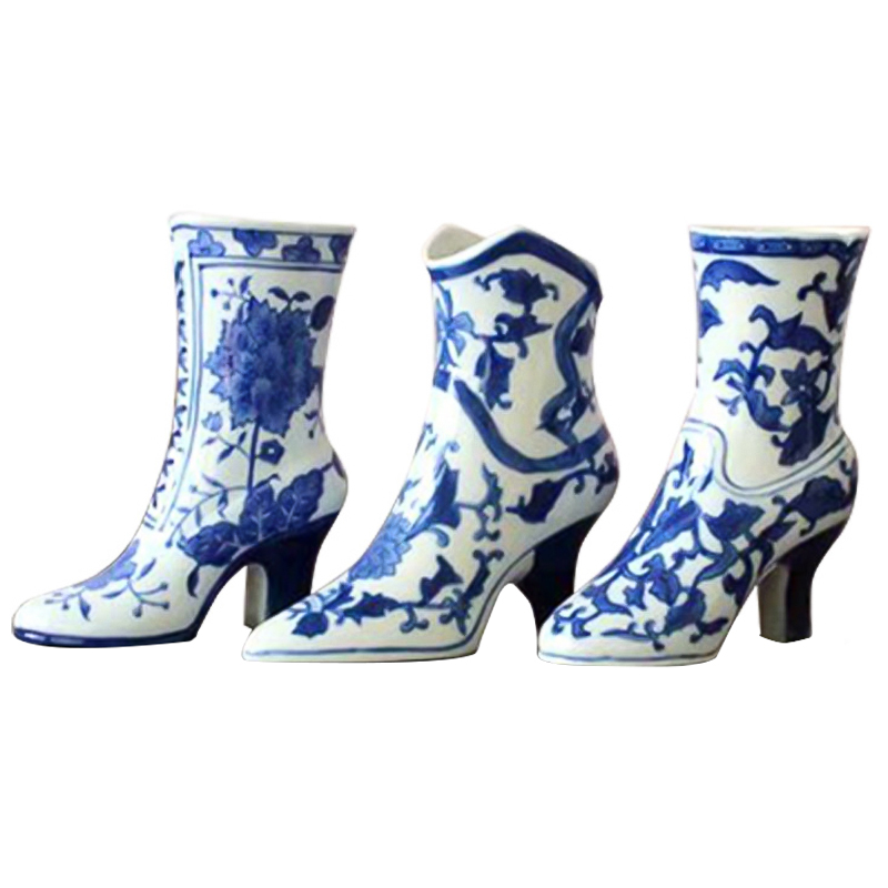 Ваза декоративная Oriental Blue Boot Vase Синий Белый Ваза декоративная Oriental Blue Boot Vase Синий Белый в Рязани | Loft Concept