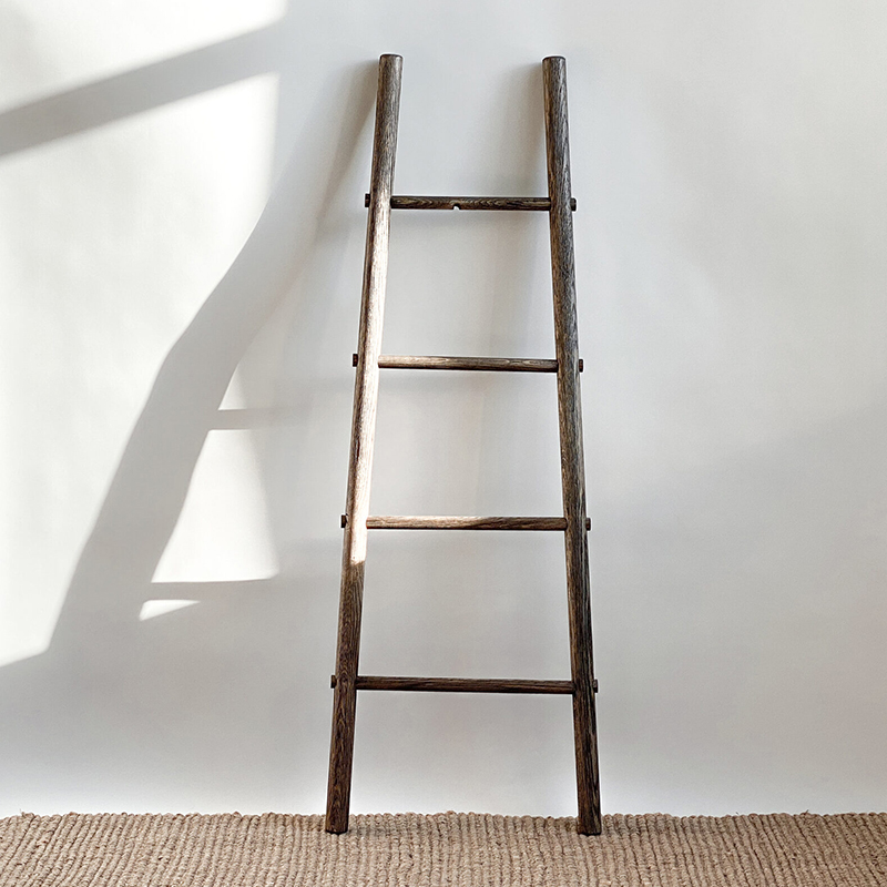 Лестница-вешалка Tiare Hanger Ladder Дуб темный Лестница-вешалка Tiare Hanger Ladder Дуб темный в Рязани | Loft Concept
