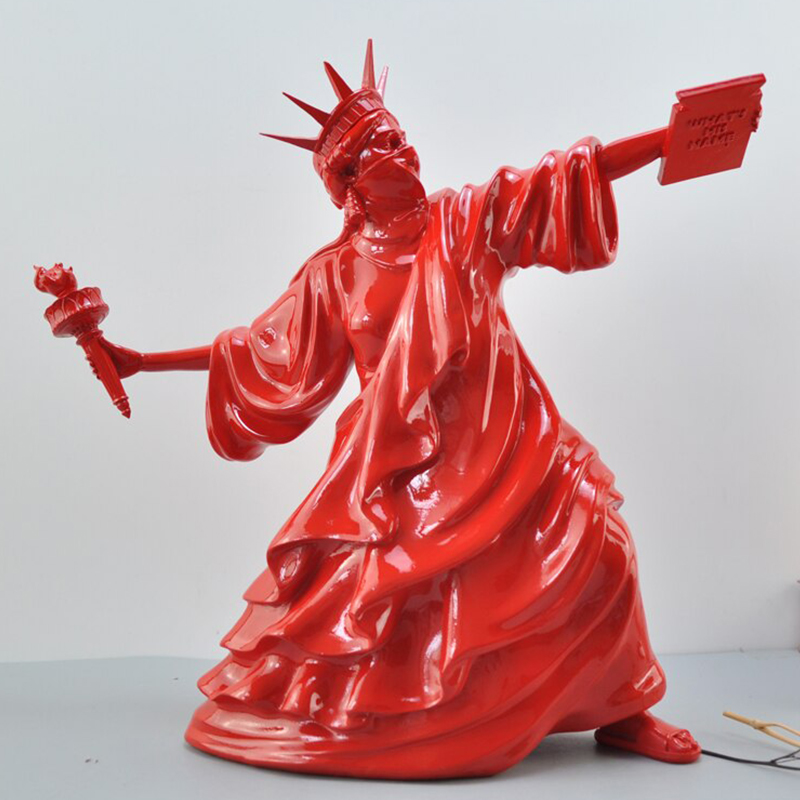 Статуэтка Freedom Riot Red Красный Статуэтка Freedom Riot Red Красный в Рязани | Loft Concept