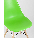 Пластиковый стул на ножках из массива бука Eames Light Green варинант исполнения - 2 | Loft Concept в Рязани