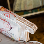 Двухместный диван из массива бука серый с растительным орнаментом Raffael Blue Grey Sofa варинант исполнения - 6 | Loft Concept в Рязани