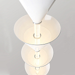 Подвесной светильник светодиодный в виде ряда белых металлических конусов  Herringbone варинант исполнения - 5 | Loft Concept в Рязани