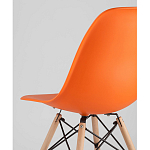Пластиковый стул на ножках из массива бука Eames Orange варинант исполнения - 3 | Loft Concept в Рязани