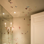 Обои ручная роспись Butterflies Icarus on Rose Shadow metallic silk варинант исполнения - 1 | Loft Concept в Рязани