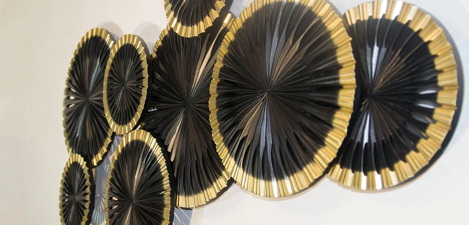 Арт-объект Apollo Black and Gold Wall Plaque Disc gap 8 Арт-объект Apollo Black and Gold Wall Plaque Disc gap 8 - Loft-Concept в Рязани