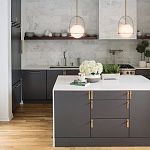 Подвесной светильник с белым плафоном в форме шара в арочной подвеске Hinkley варинант исполнения - 15 | Loft Concept в Рязани