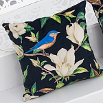 Декоративная подушка чёрная с изображением птицы в саду Blooming Blue Birds варинант исполнения - 2 | Loft Concept в Рязани