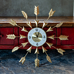 Часы настенные золотые из металла с декором в виде стрел Current Time варинант исполнения - 2 | Loft Concept в Рязани