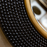 Зеркало в черной фактурной раме с золотым кантом Summon the Light варинант исполнения - 2 | Loft Concept в Рязани