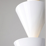 Подвесной светильник светодиодный в виде ряда белых металлических конусов  Herringbone варинант исполнения - 6 | Loft Concept в Рязани