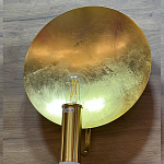 Бра с золотым круглым отражателем и открытой лампой Sun Glow Disc варинант исполнения - 4 | Loft Concept в Рязани