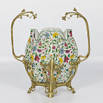 Ваза белого цвета из фарфора с ярким цветочным узором и бронзовыми ручками в виде ветвей Eden Garden porcelain and bronzeм варинант исполнения - 3 | Loft Concept в Рязани