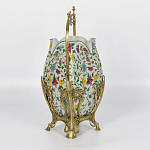 Ваза белого цвета из фарфора с ярким цветочным узором и бронзовыми ручками в виде ветвей Eden Garden porcelain and bronzeм варинант исполнения - 2 | Loft Concept в Рязани