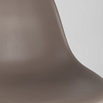 Пластиковый стул на ножках из массива бука Eames Cappuccino варинант исполнения - 8 | Loft Concept в Рязани