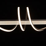 Люстра линейная черного цвета с волнообразным металлическим элементом Luke Lampco Tracer Lamp варинант исполнения - 4 | Loft Concept в Рязани