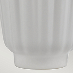 Настольная лампа с белым конусным абажуром и ребристым керамическим основанием Quintiesse варинант исполнения - 6 | Loft Concept в Рязани