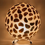 Настольная лампа из перламутра на металлическом каркасе Indonesian Circle варинант исполнения - 4 | Loft Concept в Рязани