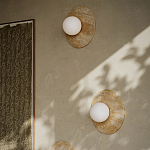 Бра в виде диска с плафоном из матового белого стекла Marble Glow варинант исполнения - 4 | Loft Concept в Рязани