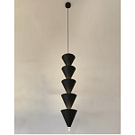 Подвесной светильник светодиодный в виде ряда черных металлических конусов  Herringbone варинант исполнения - 1 | Loft Concept в Рязани