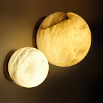 Настенно-потолочный светильник с плафоном в форме шара из алебастра Cryptocrystalline Stone варинант исполнения - 2 | Loft Concept в Рязани