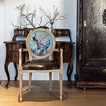 Полукресло из массива бука с сиденьем из экокожи и цветочным принтом на спинке Chinoiserie Garden Chair варинант исполнения - 6 | Loft Concept в Рязани