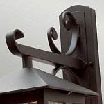 Настенный фонарь черного цвета в форме фонаря с решетчатым плафоном и фактурным стеклом Elstead Lighting варинант исполнения - 2 | Loft Concept в Рязани