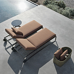 Шезлонг на металлическом каркасе с регулируемой спинкой GUELL Sunbed варинант исполнения - 2 | Loft Concept в Рязани