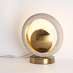 Настольная лампа с бежевым текстурным кольцом и латунным шаром в центре Tactile   варинант исполнения - 4 | Loft Concept в Рязани