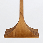 Настольная лампа со скошенным конусовидным абажуром и фигурной ножкой в цвете тик Accord Lighting варинант исполнения - 5 | Loft Concept в Рязани