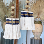 Подвесной светильник с подвесом из деревянных бусин и абажуром из кисточек Аmbiance варинант исполнения - 2 | Loft Concept в Рязани