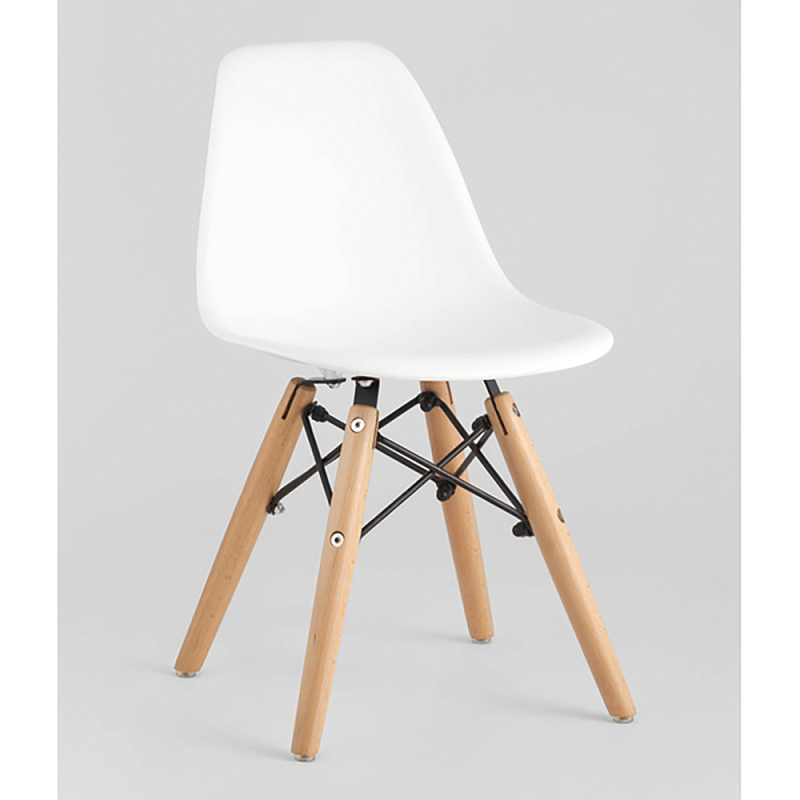 Пластиковый стул на ножках из массива бука Eames Small White Белый Древесина в Рязани | Loft Concept 