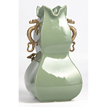 Ваза зеленого цвета из фарфора с бронзовыми ручками в виде драконов и рельефным цветочным декором Eden Garden porcelain and bronze варинант исполнения - 4 | Loft Concept в Рязани