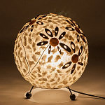 Настольная лампа из перламутра на металлическом каркасе Indonesian Ball варинант исполнения - 4 | Loft Concept в Рязани
