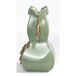 Ваза зеленого цвета из фарфора с бронзовыми ручками в виде драконов и рельефным цветочным декором Eden Garden porcelain and bronze варинант исполнения - 3 | Loft Concept в Рязани