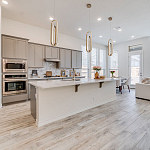 Подвесной светильник золотого цвета с двумя вытянутыми овальными рамками в форме скрепки Eurofase варинант исполнения - 7 | Loft Concept в Рязани