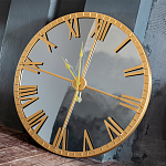 Часы настенные зеркальные с золотым металлическим циферблатом Mirror Tower Clock варинант исполнения - 4 | Loft Concept в Рязани