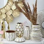 Ваза белая с рельефной поверхностью и золотыми полосами Vase Beehive варинант исполнения - 7 | Loft Concept в Рязани