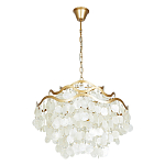 Люстра подвесная с белыми перламутровыми подвесками и изогнутыми золотистыми элементами Диаметр 60 см SHELL Chandelier варинант исполнения - 1 | Loft Concept в Рязани