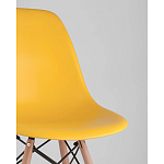 Пластиковый стул на ножках из массива бука Eames Yellow варинант исполнения - 2 | Loft Concept в Рязани
